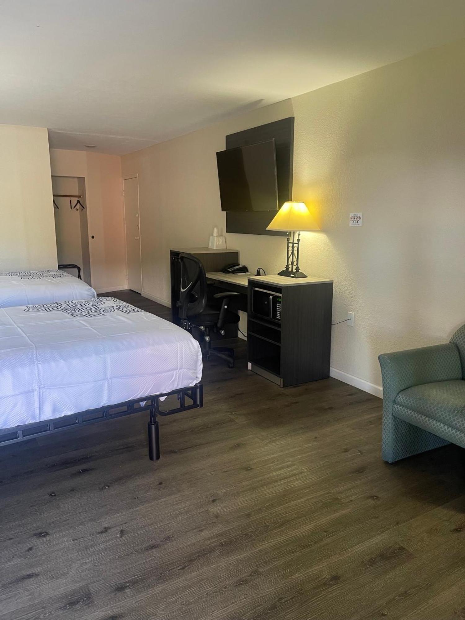 Bourbon Capital Inn Bardstown Esterno foto